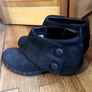 Women’s Merrell booties size 8.5